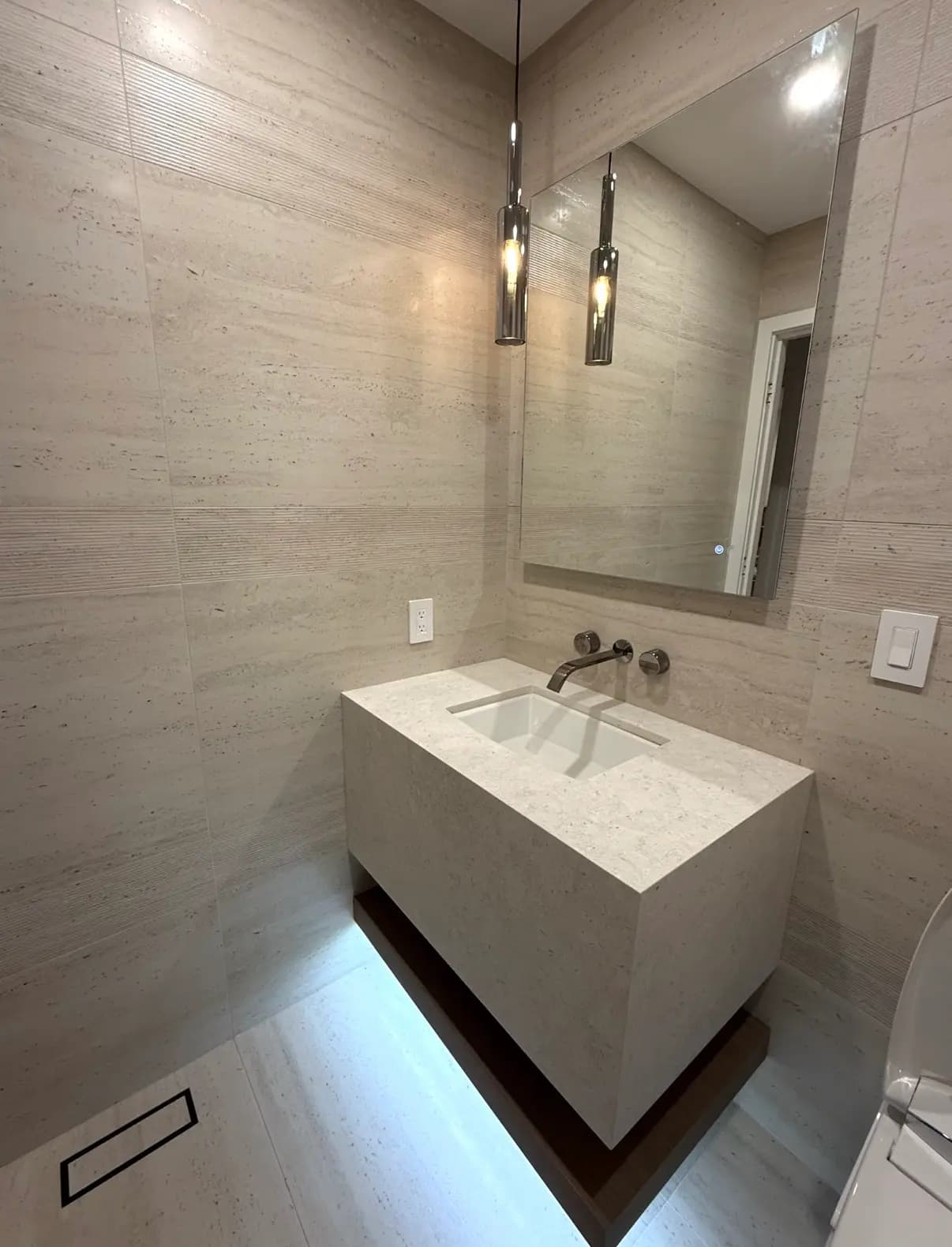 Modern-bathroom